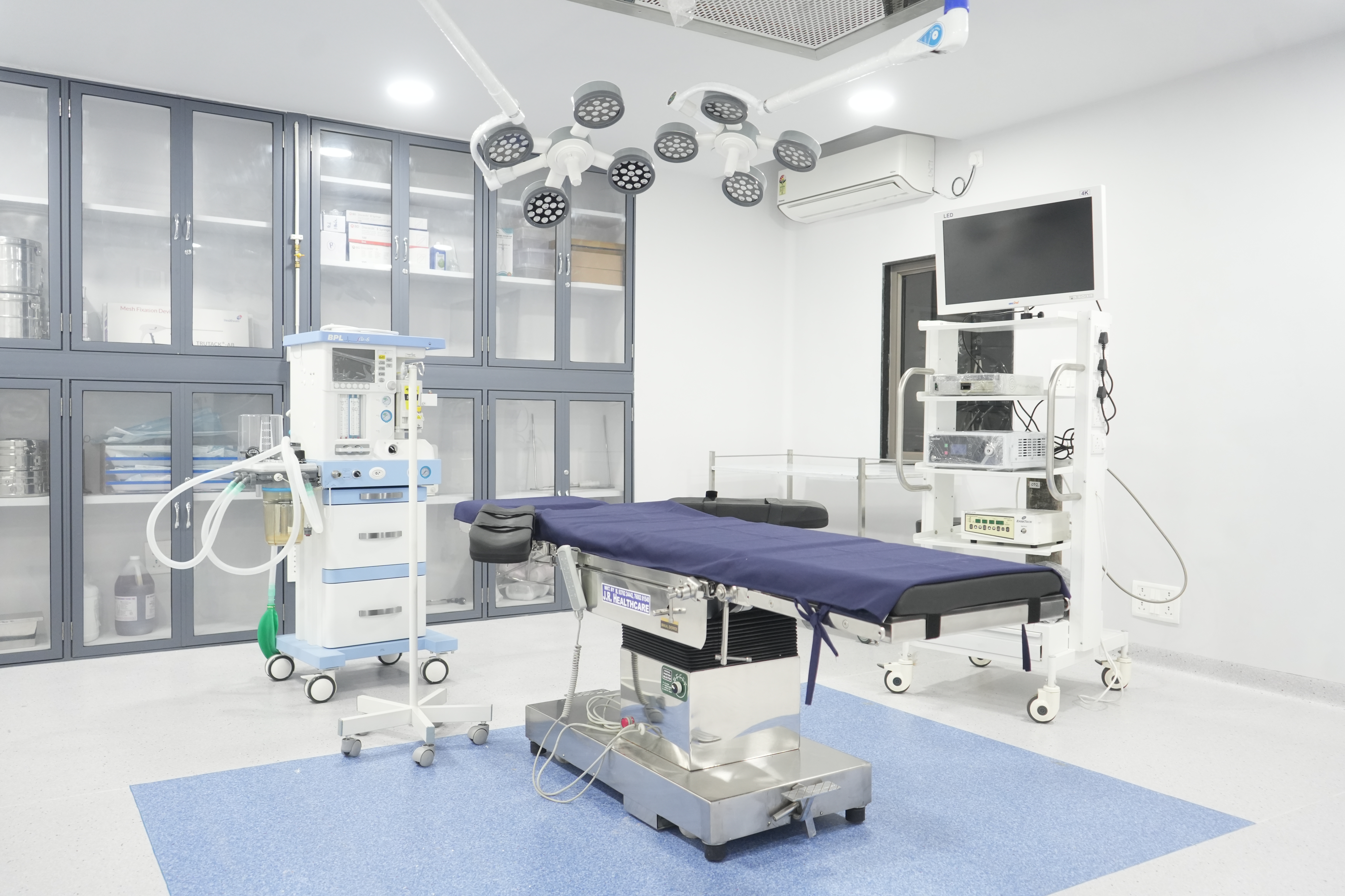 General operation theatre at Eraya Hospital — advanced laparoscopic surgery suite